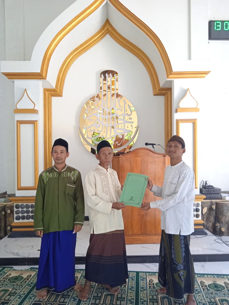 Demi Kelengkapan Administrasi Masjid, Mahasiswa KKN UNUGHA Cilacap Berhasil Memfasilitasi Penerbitan SK Takmir Masjid Baitussalam Desa Kedunggede