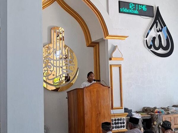 Mahasiswa Unugha Khutbah Di Masjid Baitussalam