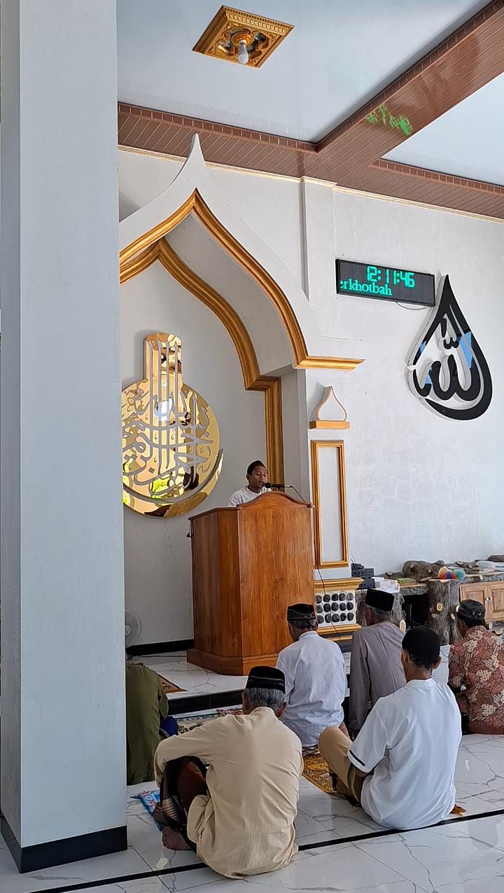 Mahasiswa Unugha Khutbah Di Masjid Baitussalam